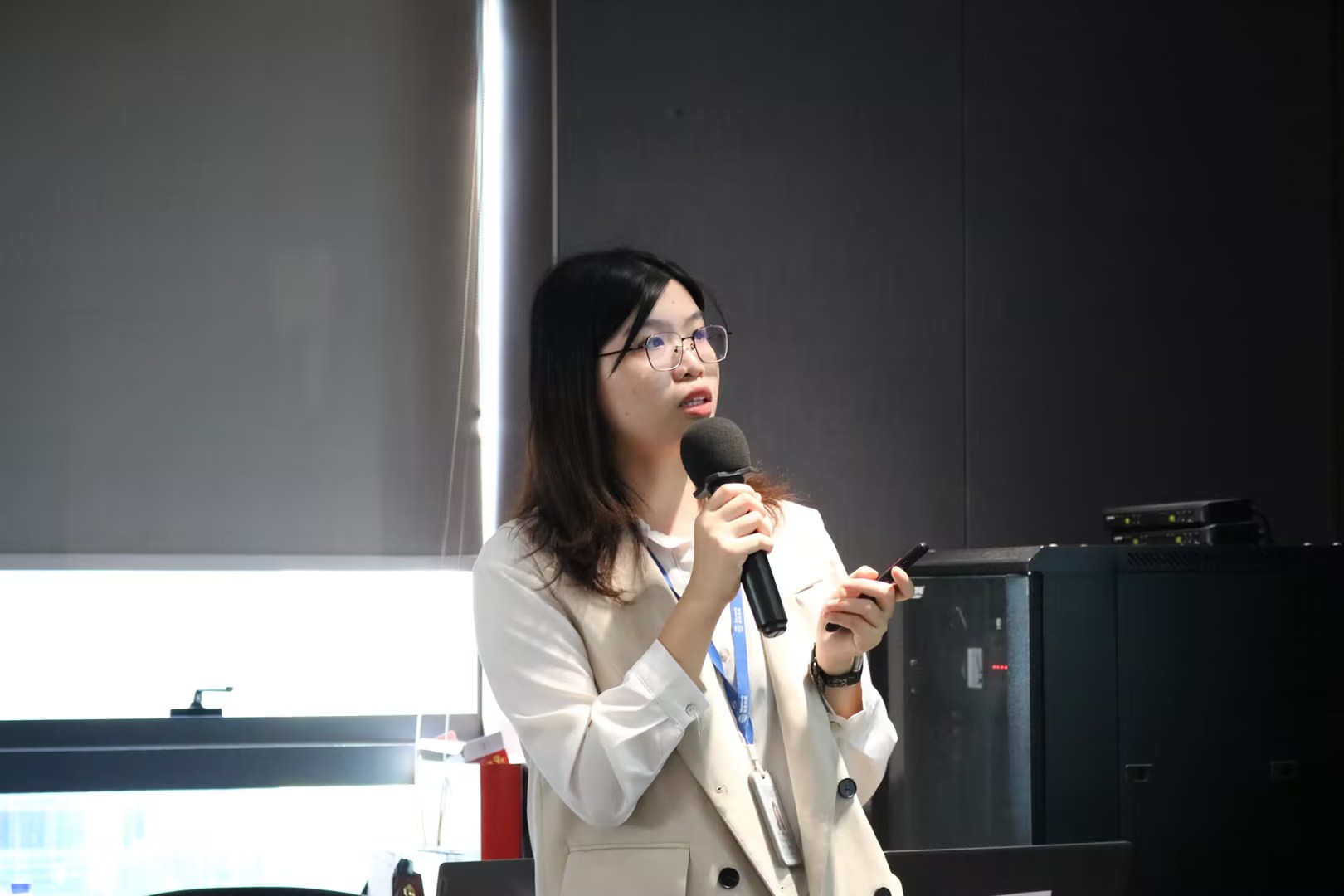 bf93eebd-8c1a-4d85-900b-372e93794509.jpg